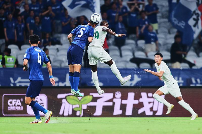 关于国安主场胜亚泰，继续追赶恒大领先的信息