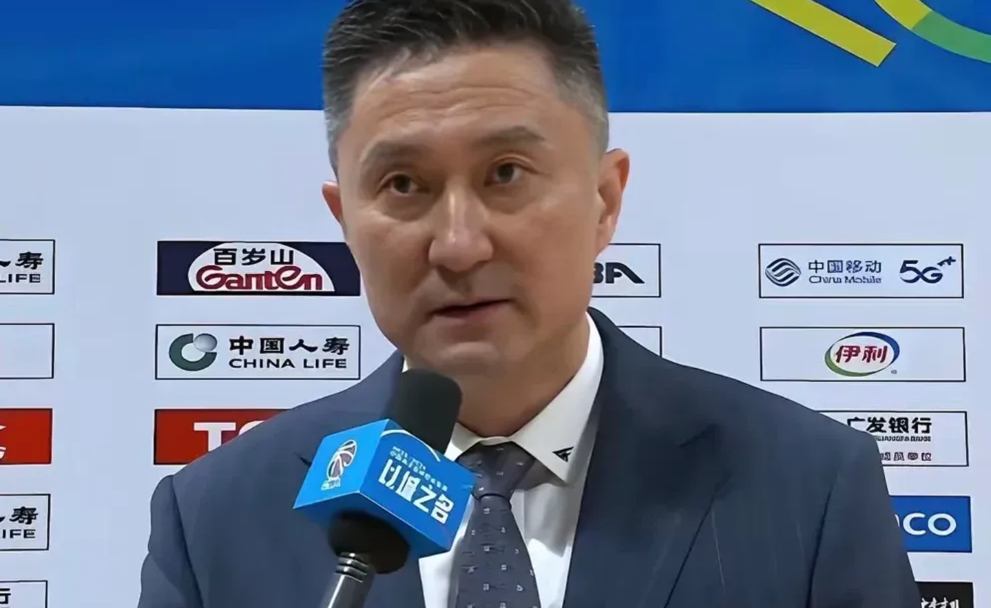 开云体育app-意乙老牌队蓝军重建，引进多名实力球员的简单介绍