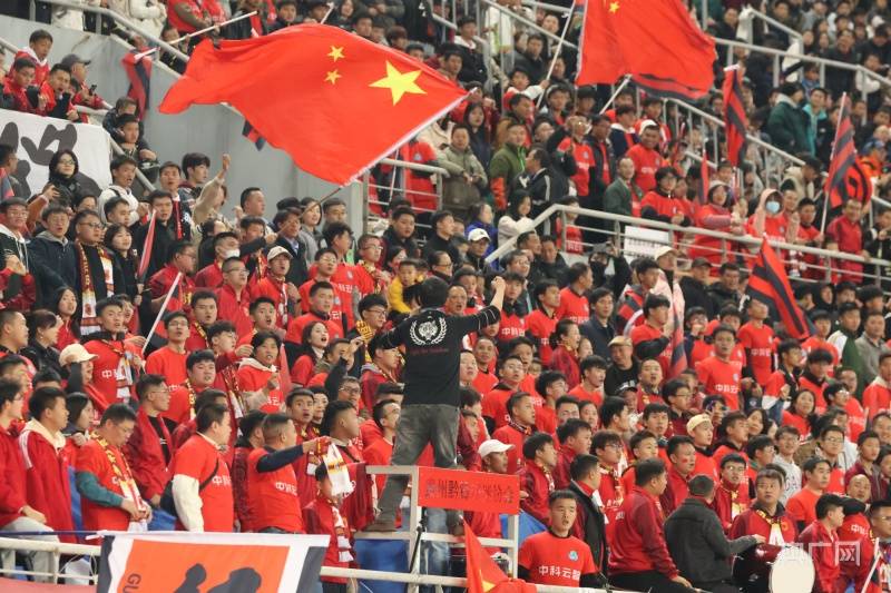 关于精英足球联赛精彩纷呈,球迷热情高涨的信息 关于精英足球联赛精彩纷呈,球迷热情高涨的信息