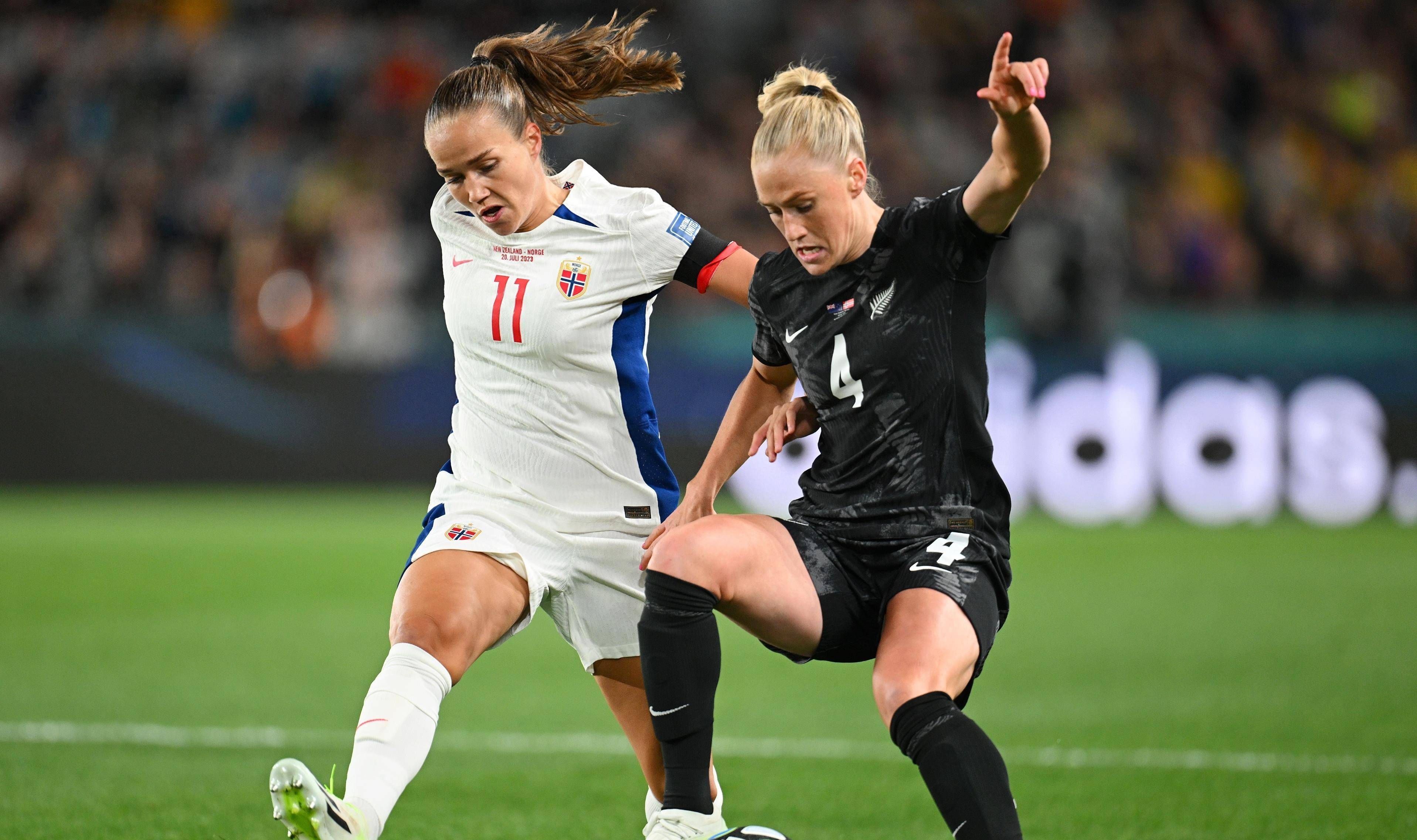 挪威女足团队力压对手,晋级半决赛 挪威女足团队力压对手,晋级半决赛