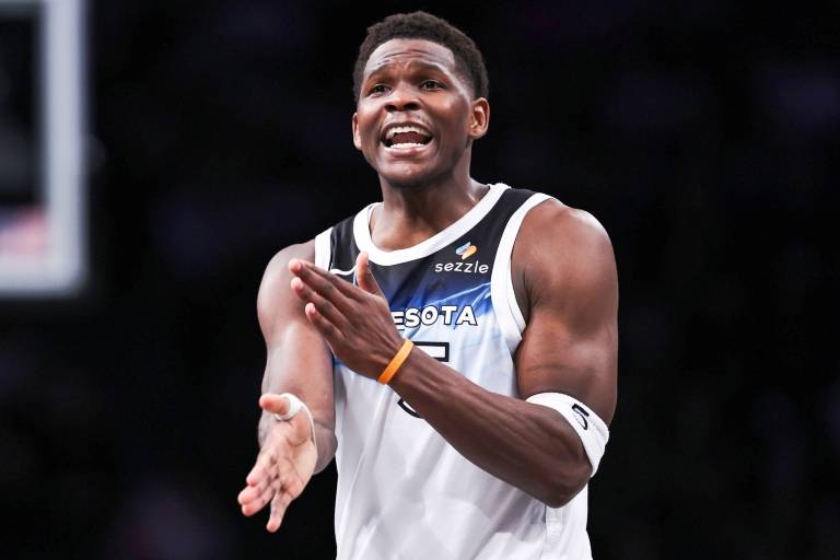 开云平台-森林狼大个子内线抢篮板，率队连胜的简单介绍