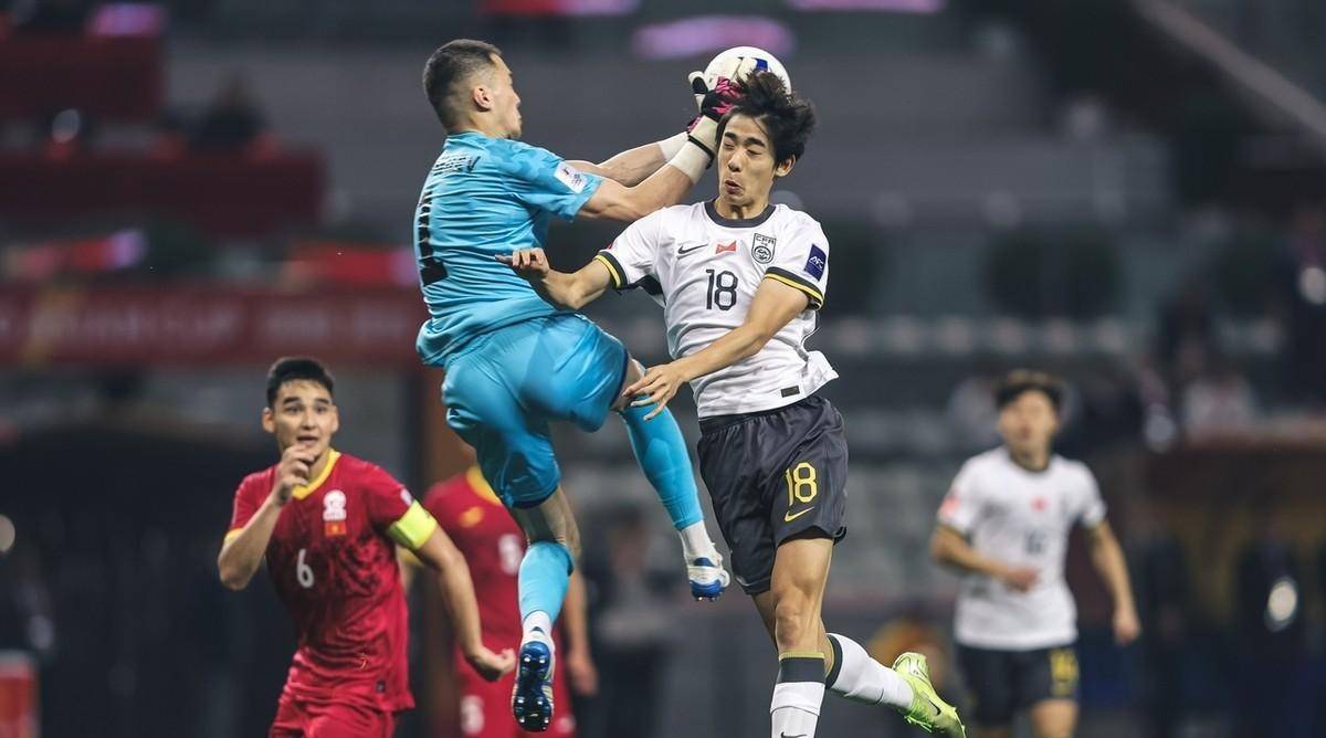 亚洲明星球员表现出色，团队荣誉