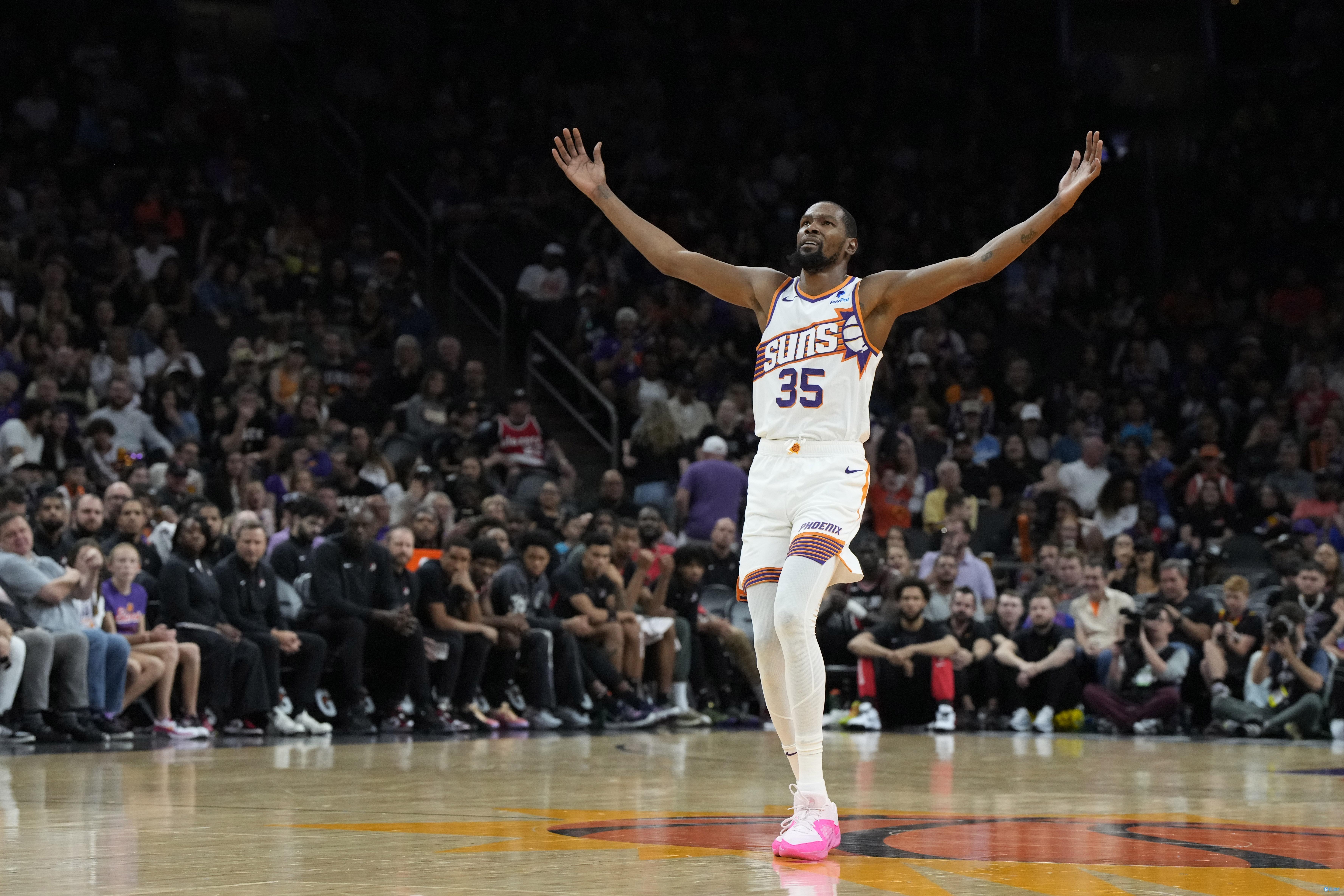 开云体育-包含篮球俱乐部迎来新赛季揭幕战，球迷热情高涨的词条