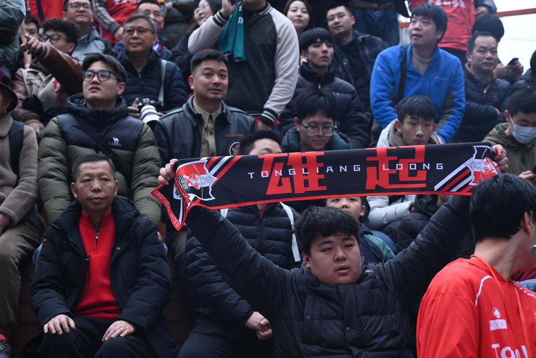 包含篮球俱乐部迎来新赛季揭幕战,球迷热情高涨的词条 包含篮球俱乐部迎来新赛季揭幕战,球迷热情高涨的词条