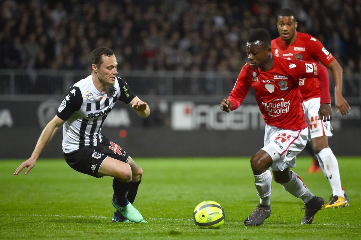 关于昂热实力不俗,法甲赛场一路领先的信息 关于昂热实力不俗,法甲赛场一路领先的信息