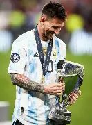 梅西率领球队赢得国内联赛冠军 梅西率领球队赢得国内联赛冠军