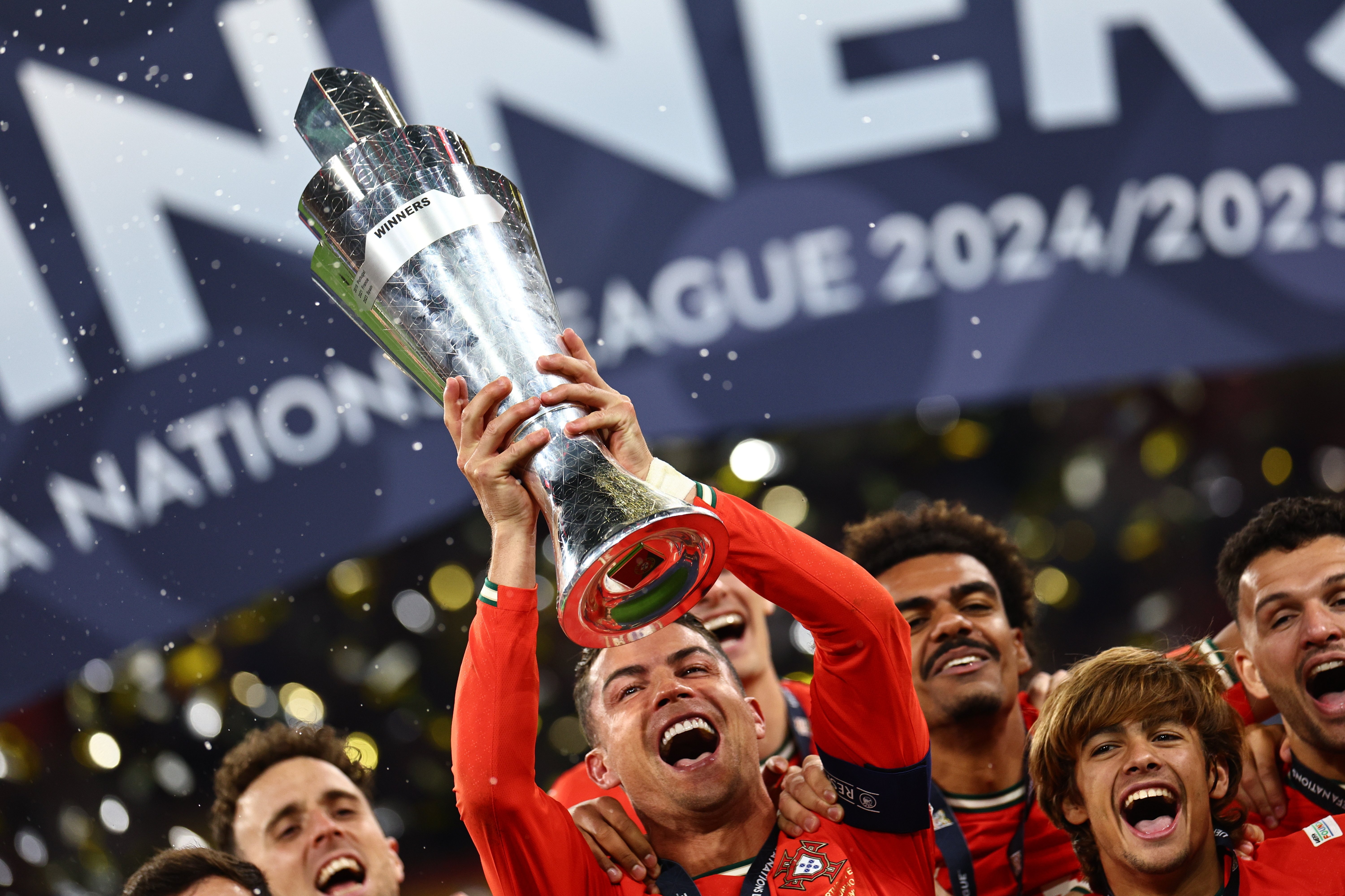 葡萄牙球队力挫强敌,晋级淘汰赛的简单介绍 葡萄牙球队力挫强敌,晋级淘汰赛的简单介绍