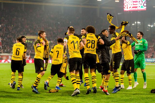 南美球队战胜劲旅,赢得赞誉 南美球队战胜劲旅,赢得赞誉