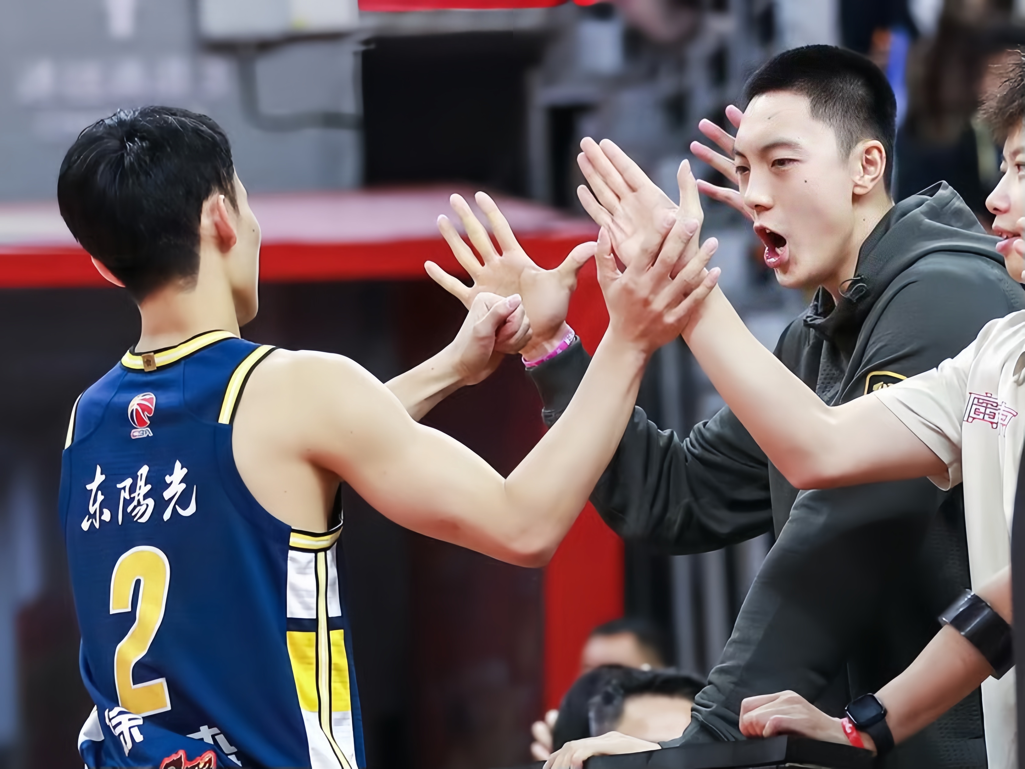 江苏男篮客场取胜,积分榜表现亮眼的简单介绍 江苏男篮客场取胜,积分榜表现亮眼的简单介绍