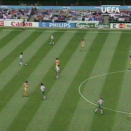 开云体育官方网站-意大利客场大胜保加利亚，小组领先