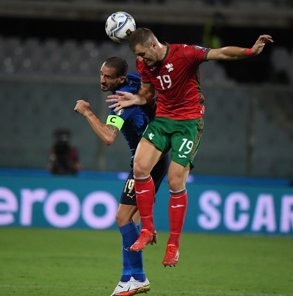 意大利客场大胜保加利亚，小组领先