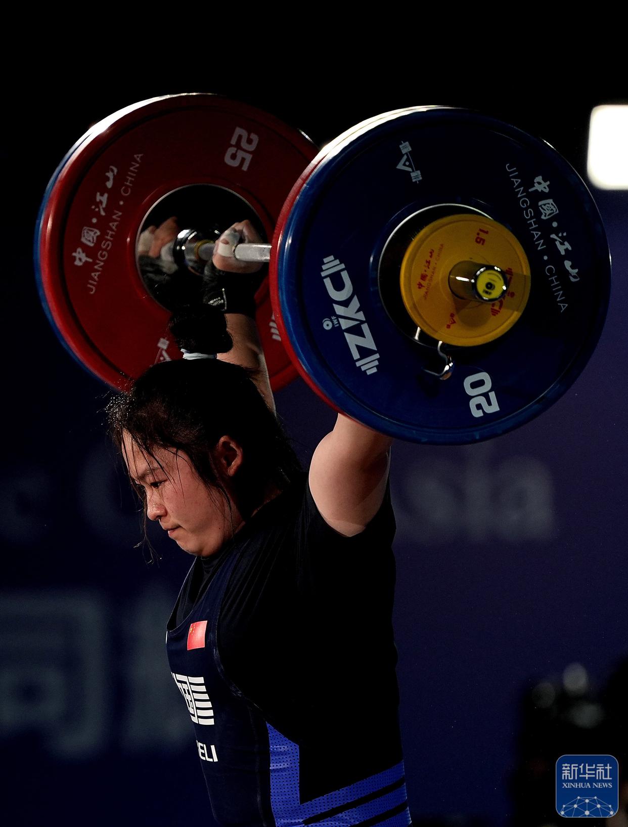 开云体育登录-关于中国举重选手力压群雄，摘金夺银的信息