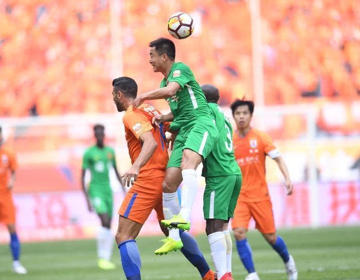 西班牙遭遇利物浦击败，中超局势紧张