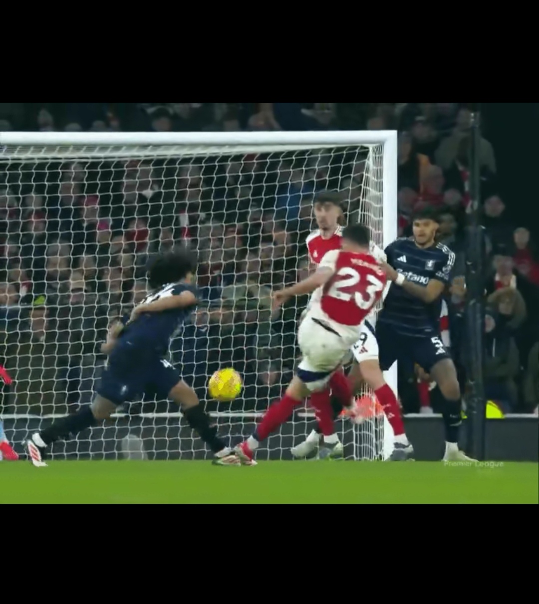 开云体育官网-阿森纳连续进球，锋线状态火爆！