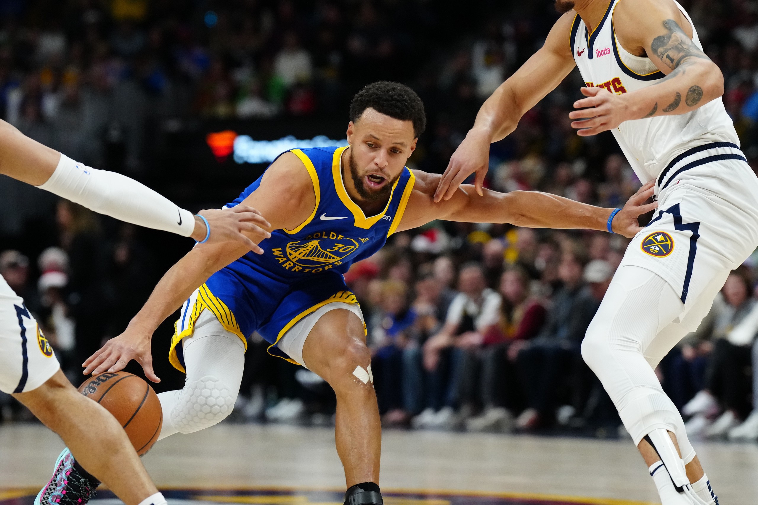 掘金力克骑士取得两连胜 掘金力克骑士取得两连胜