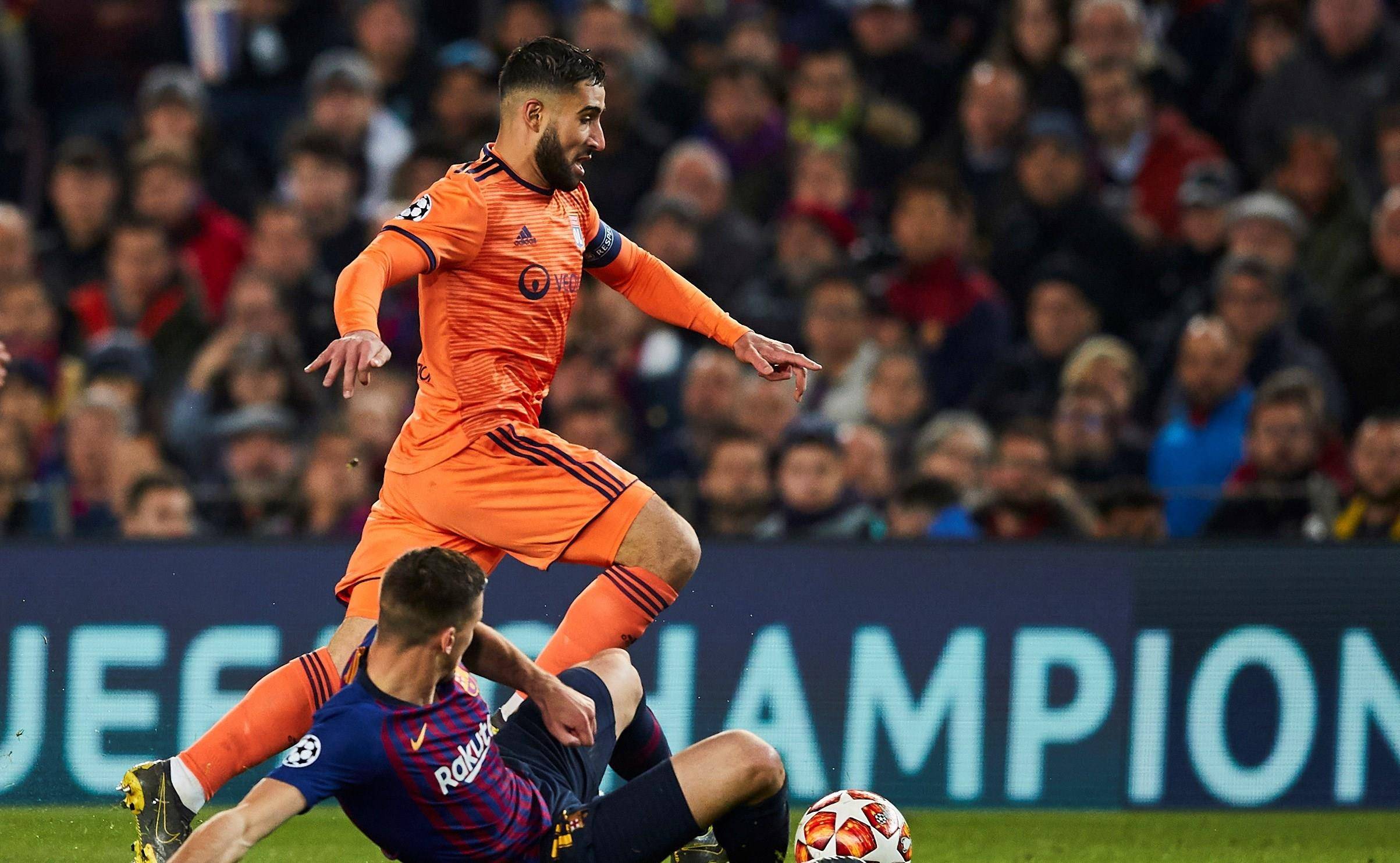 包含AC米兰碾压巴萨，格纳布里统治全场的词条