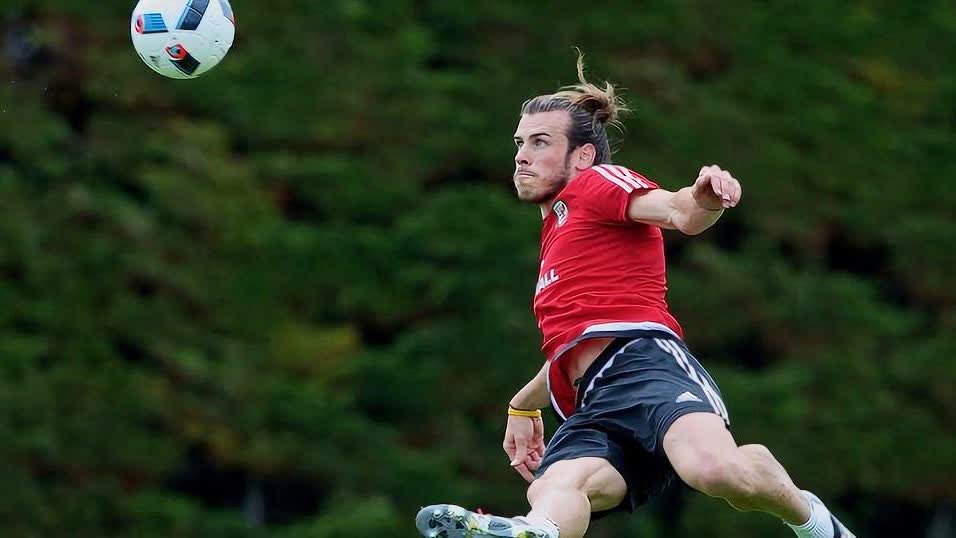 开云体育官网-关于球星爆发!游泳赛场再现神级操作的信息