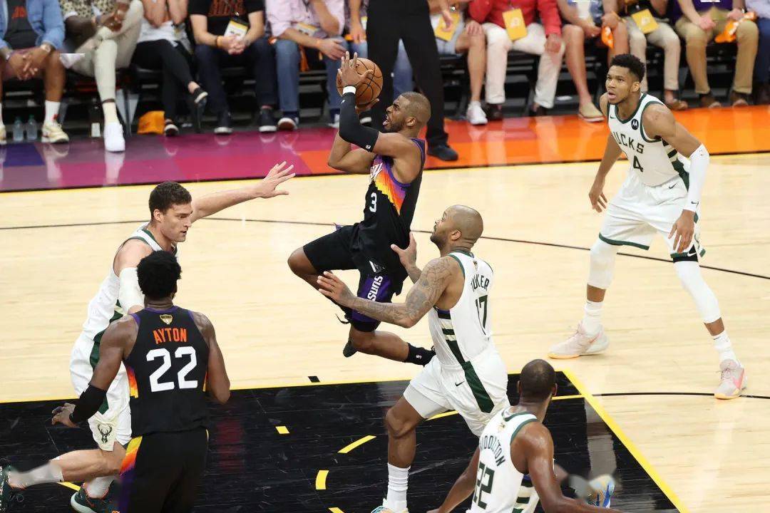 开云体育-上海队翻盘国王,霍勒迪状态火热