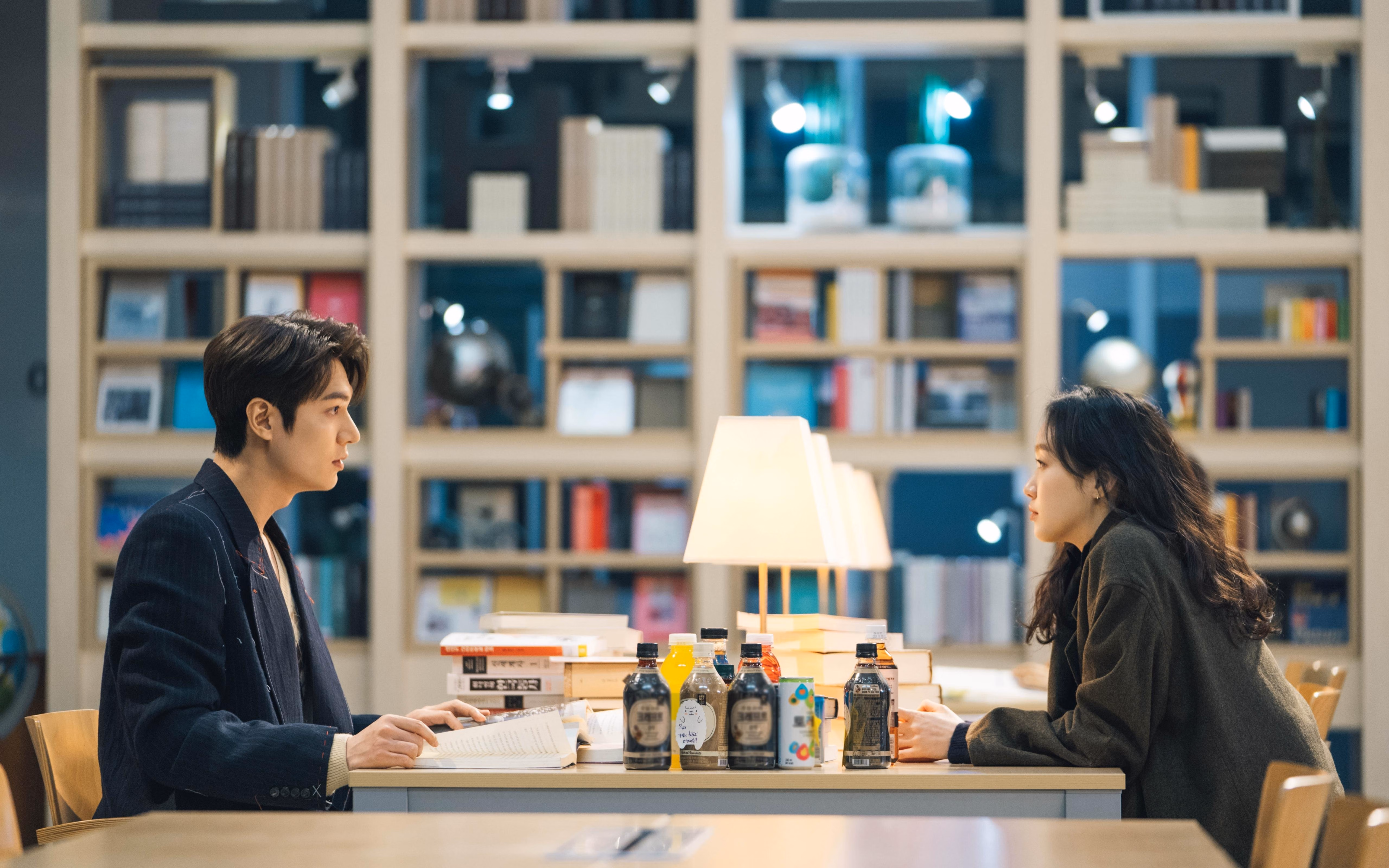 字母哥狂轰35+15率队逆转，山西男篮三分雨冲垮火箭防线