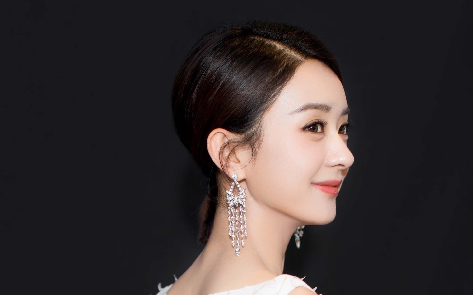 开云体育app-上海滩冷雨夜,哈利伯顿51分神话被中国铁血集体碾碎