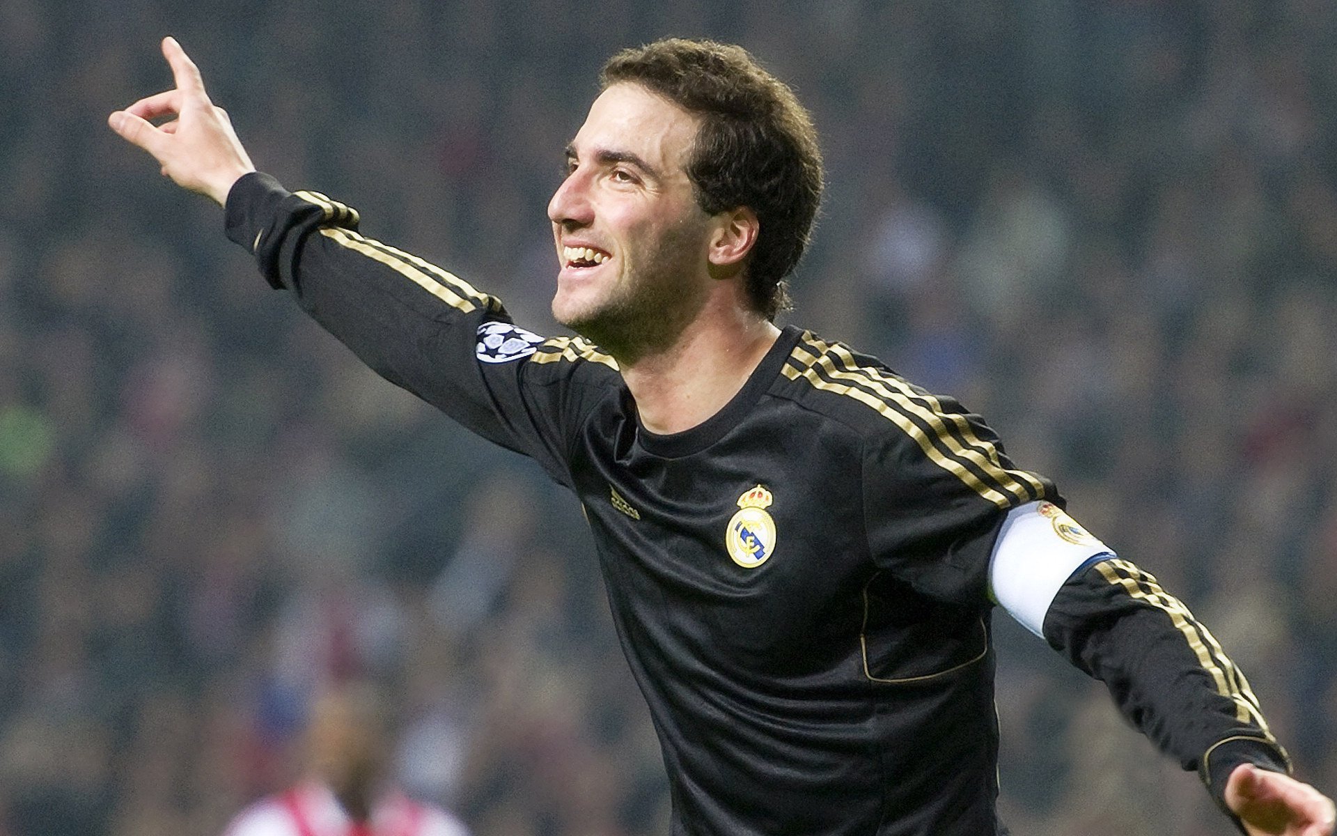 天使城的狼王咆哮，爱德华兹在美加墨世界杯之夜献上压制级演出