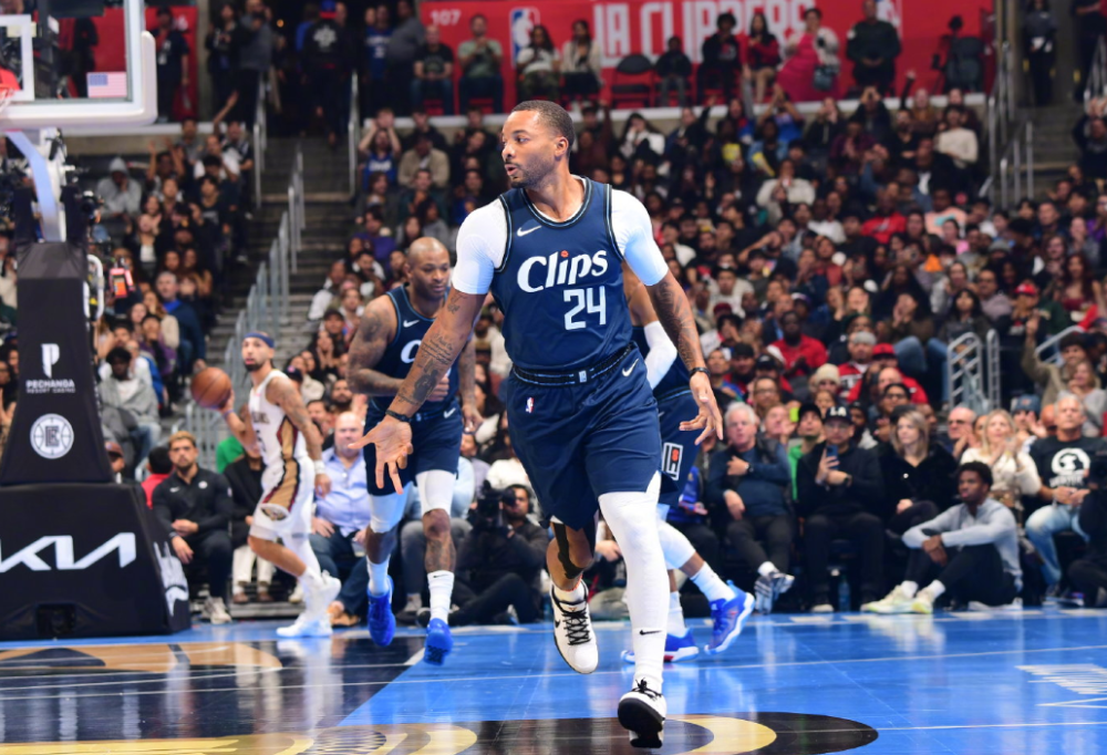 锡安成为全场焦点,快船强势晋级猛龙 锡安成为全场焦点,快船强势晋级猛龙