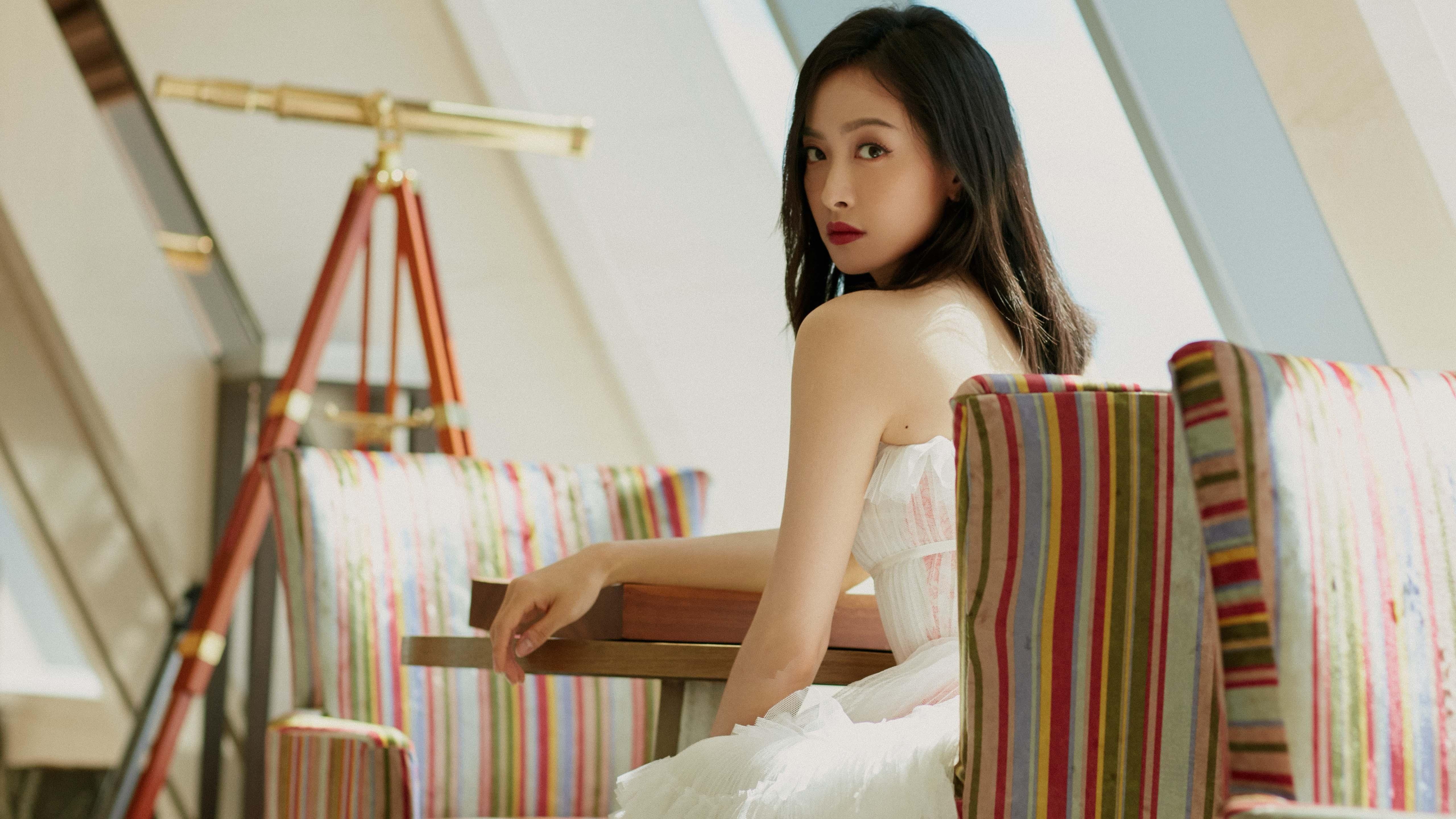 格林时间！0.7秒绝杀76人，爵士新王炸裂费城